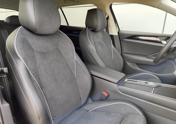 Volkswagen Passat cena 184490 przebieg: 10, rok produkcji 2024 z Będzin małe 704